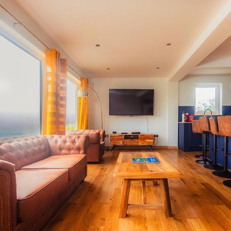 Luxury Cottage With Stunning Views By Fairy Pools 4 Carbost  Exterior photo