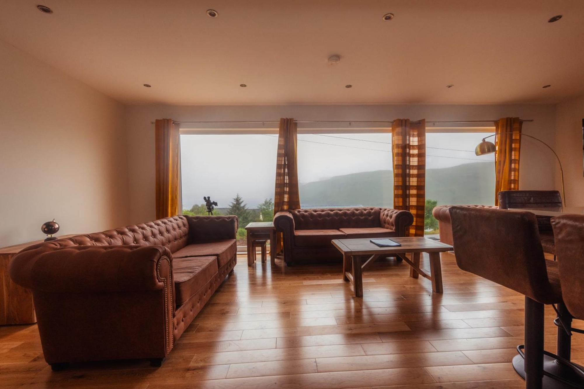 Luxury Cottage With Stunning Views By Fairy Pools 4 Carbost  Exterior photo