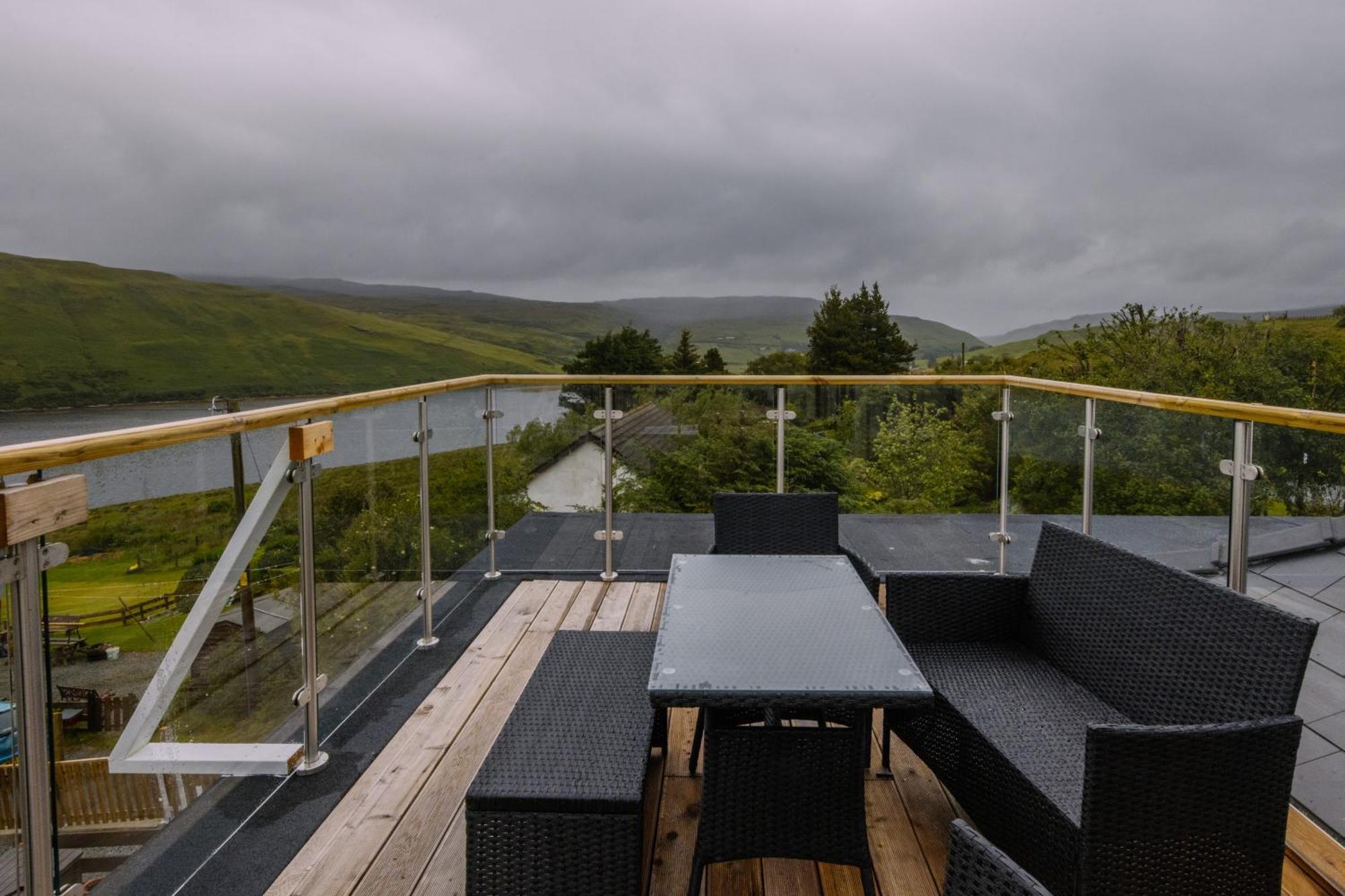 Luxury Cottage With Stunning Views By Fairy Pools 4 Carbost  Exterior photo
