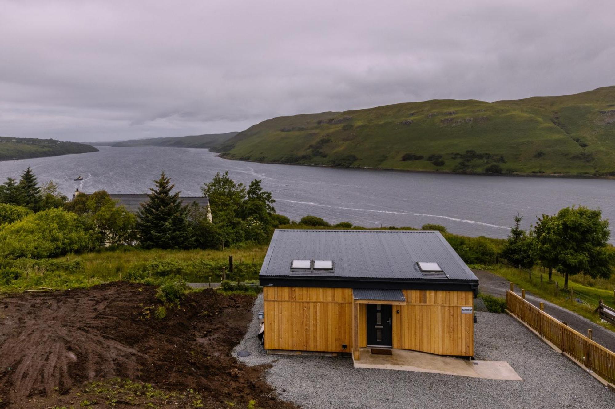 Luxury Cottage With Stunning Views By Fairy Pools 4 Carbost  Exterior photo