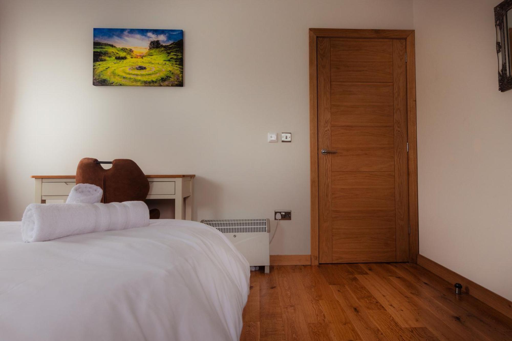 Luxury Cottage With Stunning Views By Fairy Pools 4 Carbost  Exterior photo