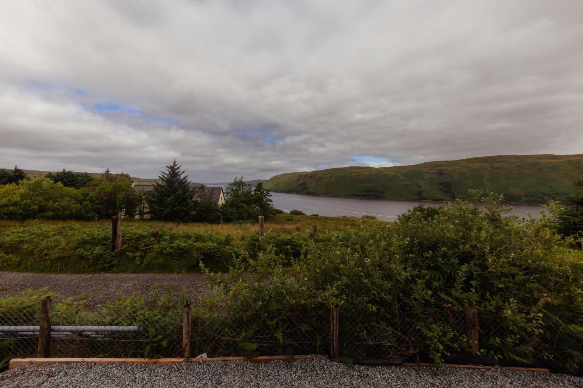 Luxury Cottage With Stunning Views By Fairy Pools 4 Carbost  Exterior photo