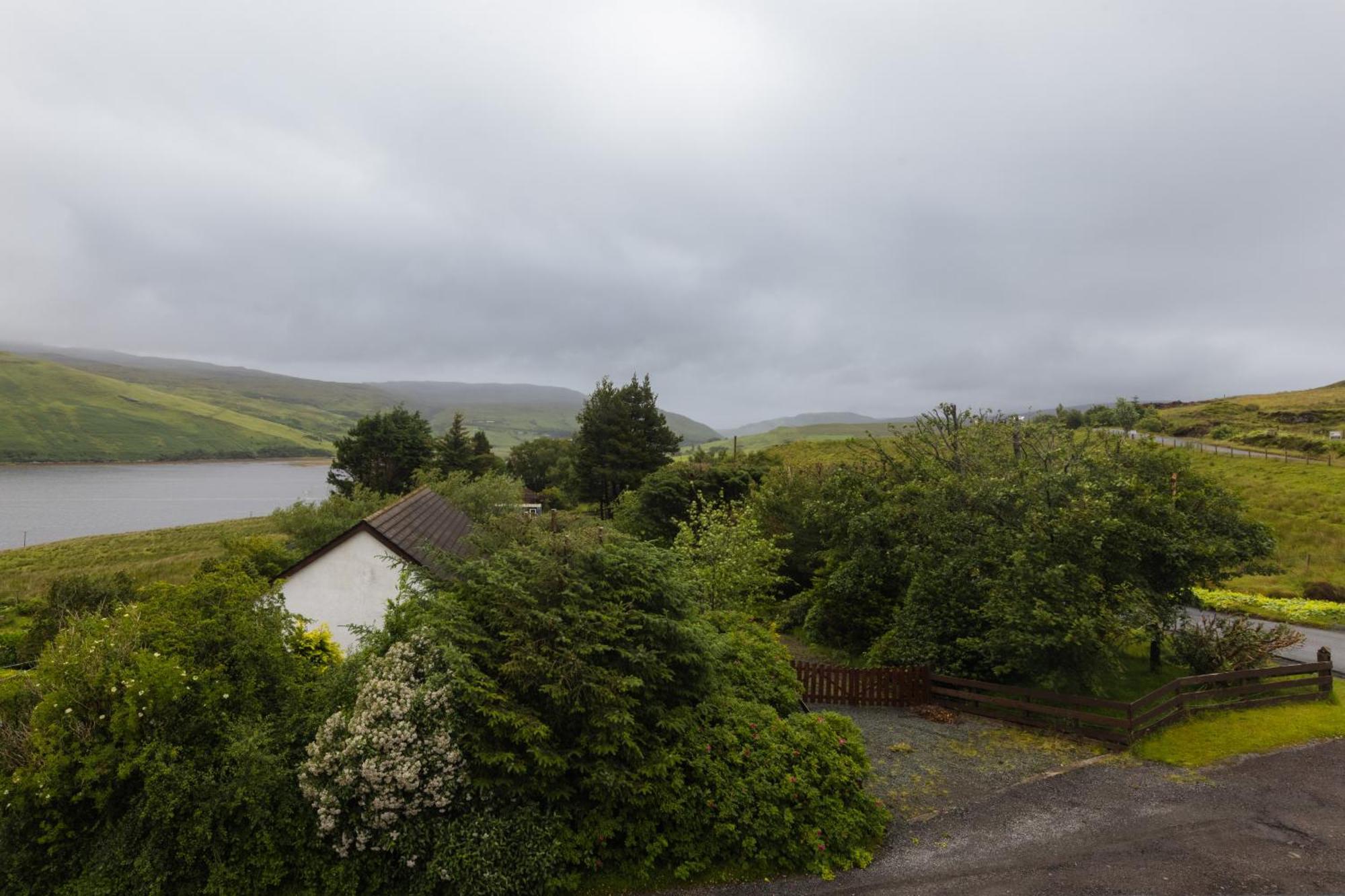 Luxury Cottage With Stunning Views By Fairy Pools 4 Carbost  Exterior photo